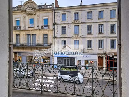 appartement lumineux en coeur de ville d'orange