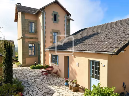 ancienne école rénovée + maison indépendante bien rare