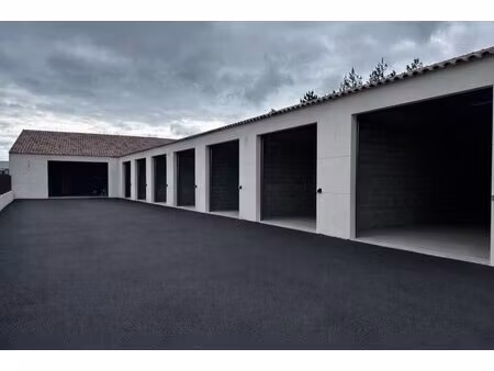 à louer local commercial 37 m² – 660 € |saint-gilles-croix-de-vie