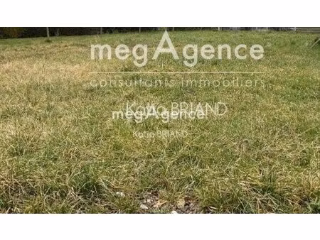 en vente terrain constructible 3 05 ares – 75 000 € |laval