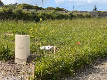 a vendre terrain constructible de 438 m² a guisseny