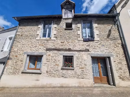 vente immeuble 8 pièces 218.39 m² à saint-yrieix-la-perche (87500)  139 500 €