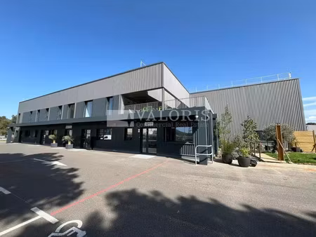 location commerce 213 m² à rousset (13790)