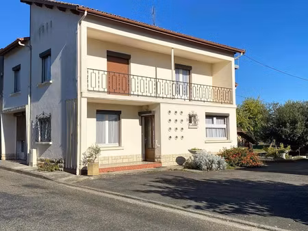 vente propriété 7 pièces 156 m² à villeneuve-de-marsan (40190)  180 000 €
