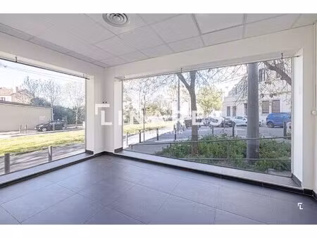 le foch - local commercial de 52m2 - 13004