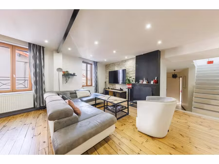 maison à vendre 6 pièces 200 m² - mozac (63) - 259 000€