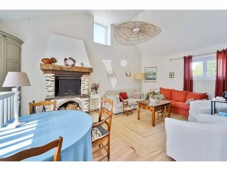 ideal famille ou investisseur. duplex lumineux avec terrasse à 8 min de rambouillet