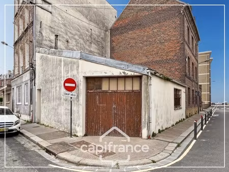 batiment a usage de garage mais transformable en habitation - 83 m²