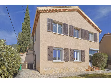 vente immeuble 122 m² toulon (83100)