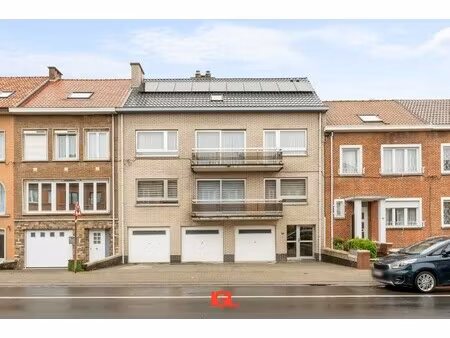 ruim 3‑slaapkamerappartement met garage op centrale ligging in sint‑pieters‑leeuw