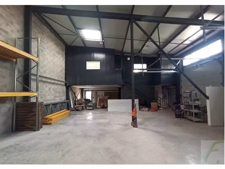 location commerce 234 m² à le versoud (38420)