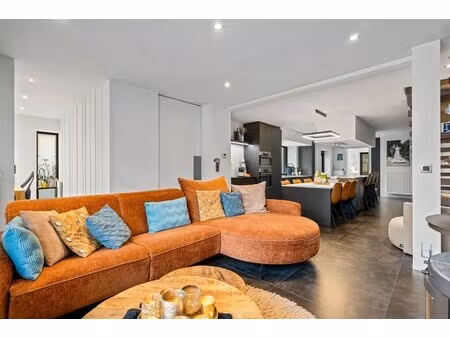 instapklare  moderne  zeer ruime halfopen bebouwing nabij centrum berlare