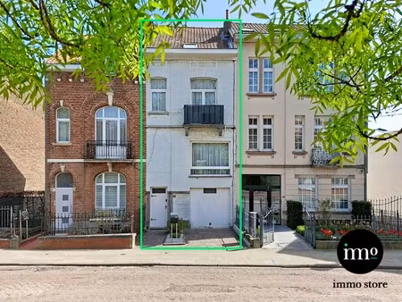 karaktervolle bel-etagewoning met tuin en garage