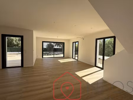 vente maison 4 pièces 109 m² fréjus (83370)