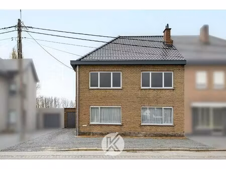 solide halfopen gezinswoning nabij centrum