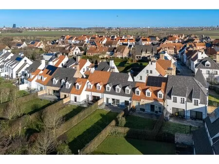 opendeur zaterdag 18 april tussen 14u-16u - ruime woning met vier slaapkamers en een grote