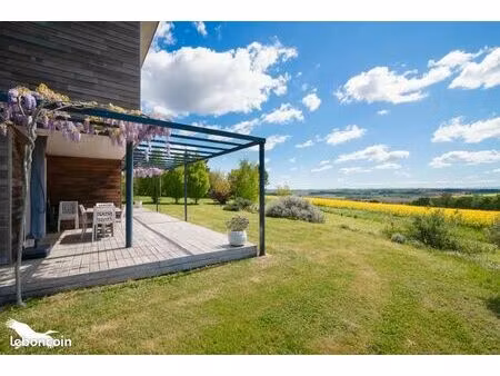 villa 5 pièces 137 m²