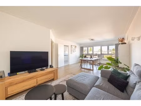 instapklaar tweeslaapkamer appartement met terras in deurne-zuid