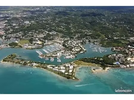 t3 rénové marina bas du fort