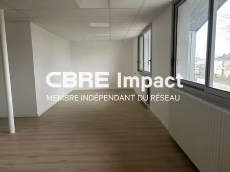 location bureaux 76 m²