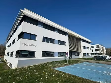 location bureaux 227 m² à 702 m²