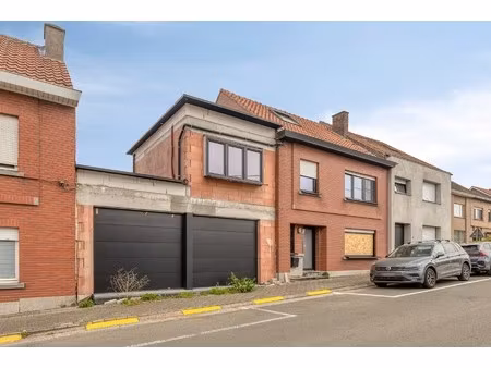 ruime verder af te werken 2-gevel met 4 slaapkamers