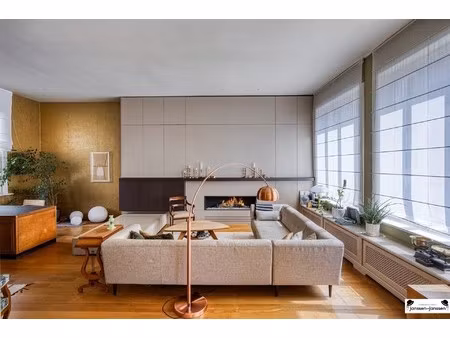 dubbel herenhuis met 6 slpk  2 terassen  dubbele garage en royale ruimte  perfect gelegen 