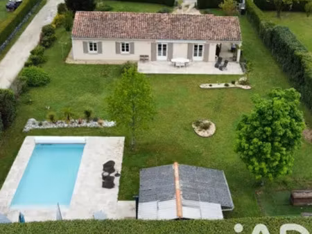 maison à dirac (16410)