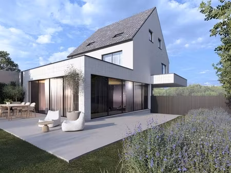 nieuwbouwwoning met 3 slpk op perceel van 6a40ca