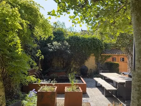 patershol. exceptionele eigendom met bijzondere buitenruimte en nabijgelegen overdekte aut