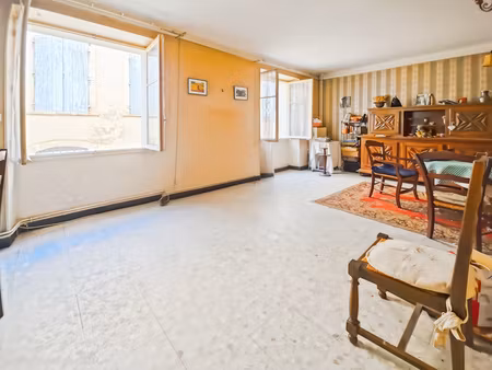 maison de ville à tarascon à gros potentiel