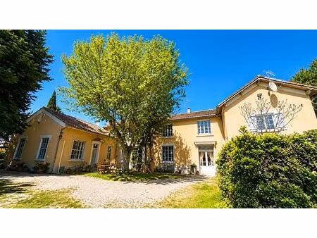 maison de luxe 7 chambres en vente à violès  provence-alpes-côte d'azur
