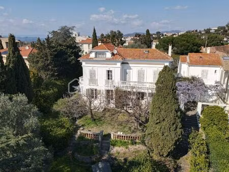 demeure de 320 m² à saint-raphael