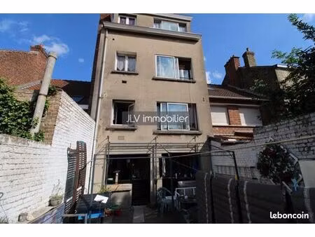 immeuble 6 pièces 131 m²