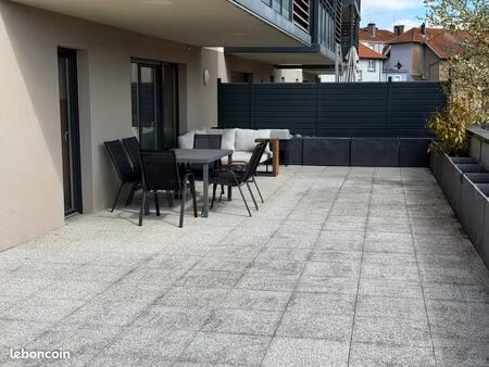 rare en centre-ville - t3 (67m²) calme et orienté sud avec garage (28m²) et terrasse (98m²