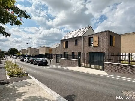 très belle maison neuve de 5 pièces