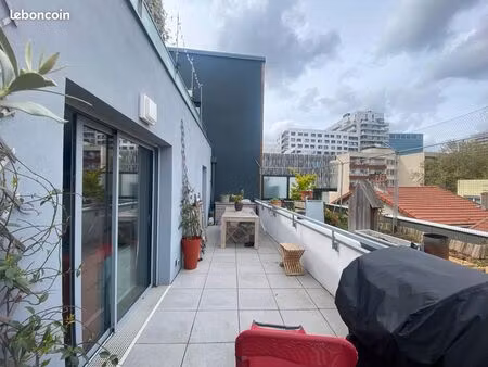 t3 de 2021 avec terrasse de 20 m²