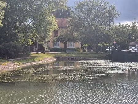 a louer en bail mobilité  maison au calme 3 chambres  2 salles de bain. libre à partir du 