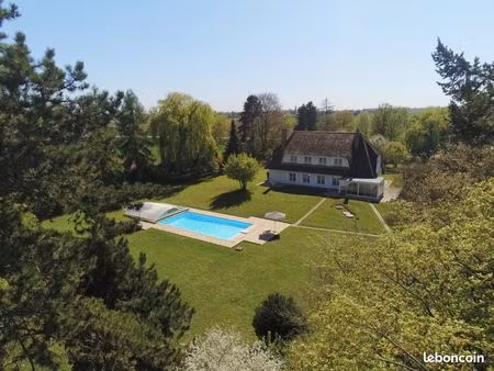 propriété 10 pièces 248 m²