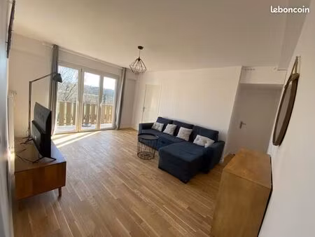 t2 meublé lumineux de 47 m2 – dernier étage avec grand balcon