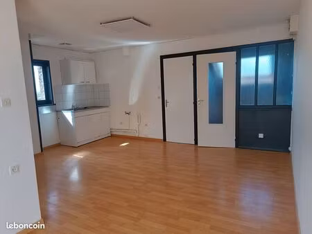 ? t2 lumineux 38 m² – centre méteren – disponible de suite