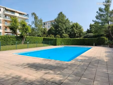 t4 94m2 avec terrasse + garages