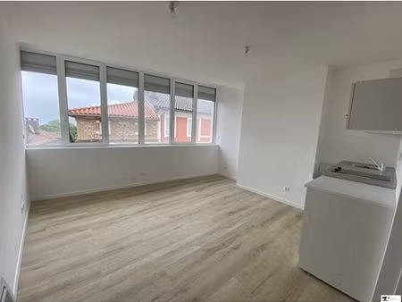 studio 1 pièce 28 m²