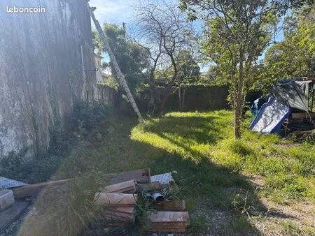 parking sécurisé pour camping-cars  bateaux et remorques