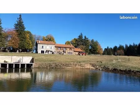 mas de 530 m2 avec hambres d'hôtes gite sur 12.5ha