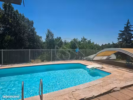 maison 9 pièces 180 m²