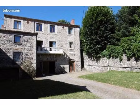 maison 7 pièces 220 m²