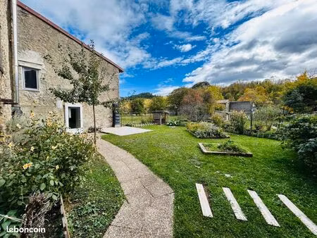 maison 3 chambres  85m2  avec jardin de 150m2 et dépendance