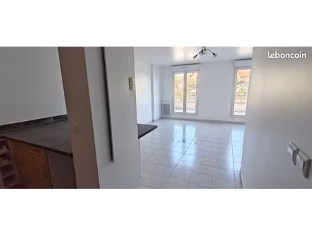 location grand studio sur chelles