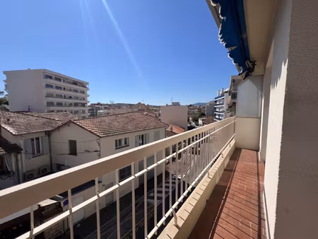 location appartement 1 pièce 28m² le cannet 06110